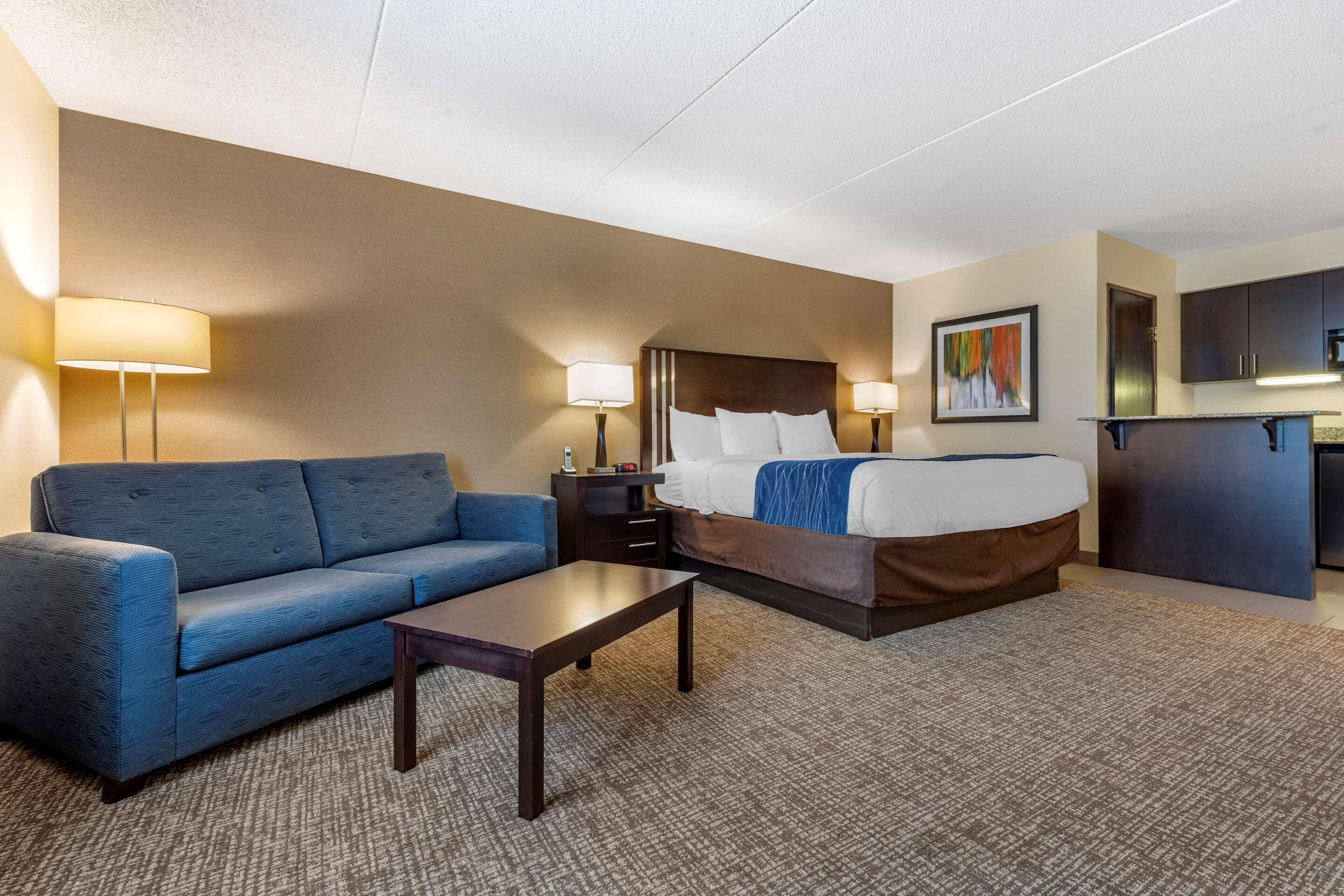 Comfort Inn & Suites Butler Exterior photo